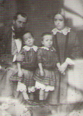 Grégoire Champseix, ses deux fils jumeaux André et Léo