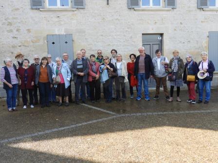  Devant la maison natale d'André Léo avec des membres de l'association André Léo à Lusignan